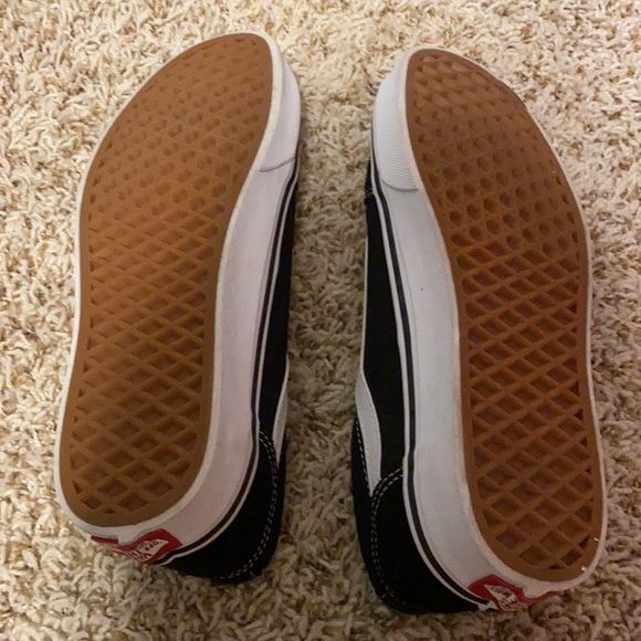 vans - Picture 2 of 4